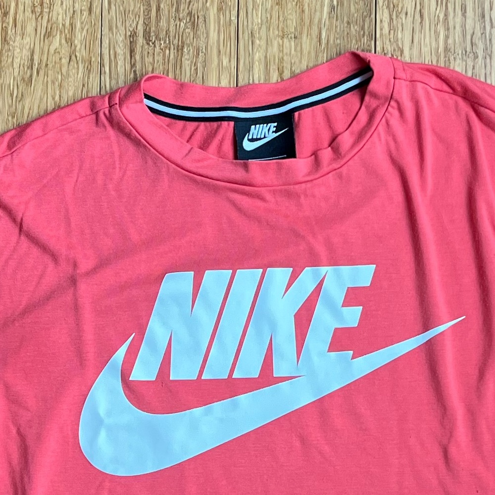 Women’s Nike pink crop top tshirt pink size small. 1012 - Picture 7 of 7